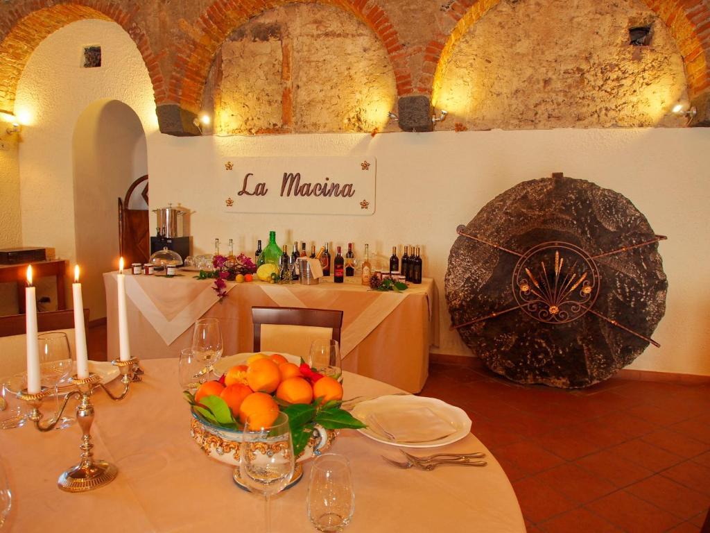 Il Borgo Country Resort Castiglione De Sicilia Exterior foto